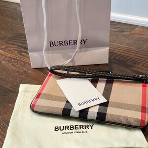 New Burberry peyton check wristlet